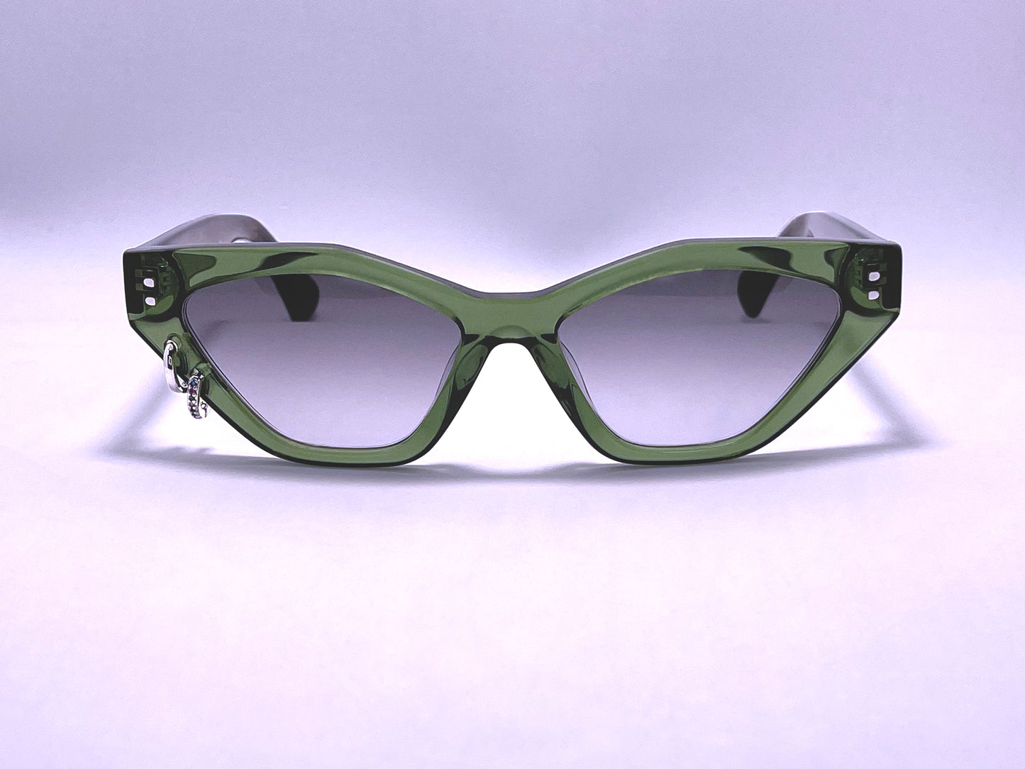 "1 FRENCH KISS" Crystal Green