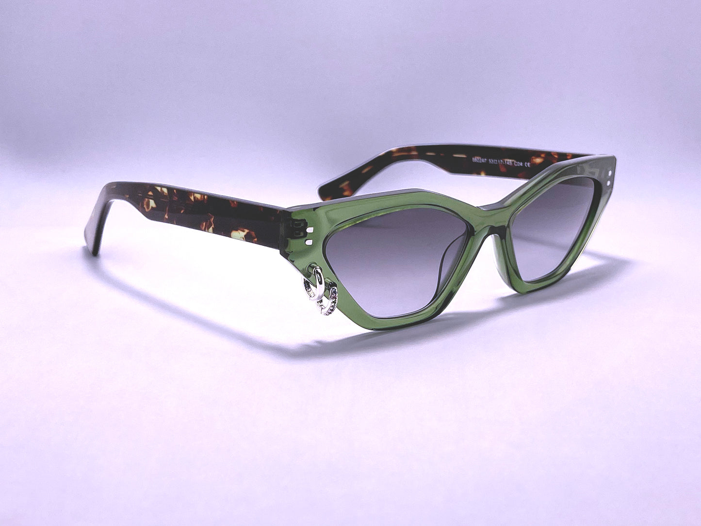"1 FRENCH KISS" Crystal Green