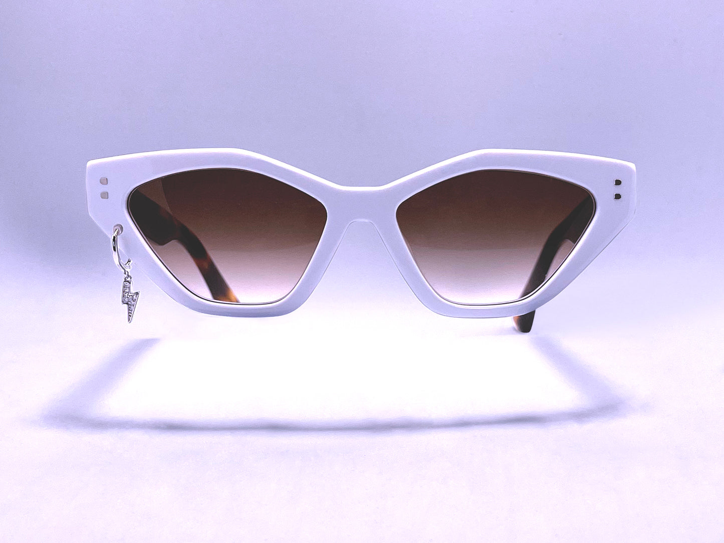 "1 FRENCH KISS" White